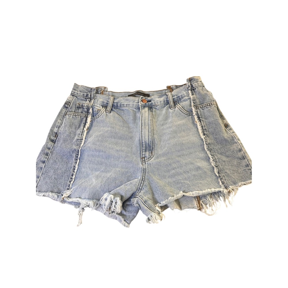 Flying Monkey High Rise Two Tone Distressed Denim Shorts Light Wash 32 BY4330